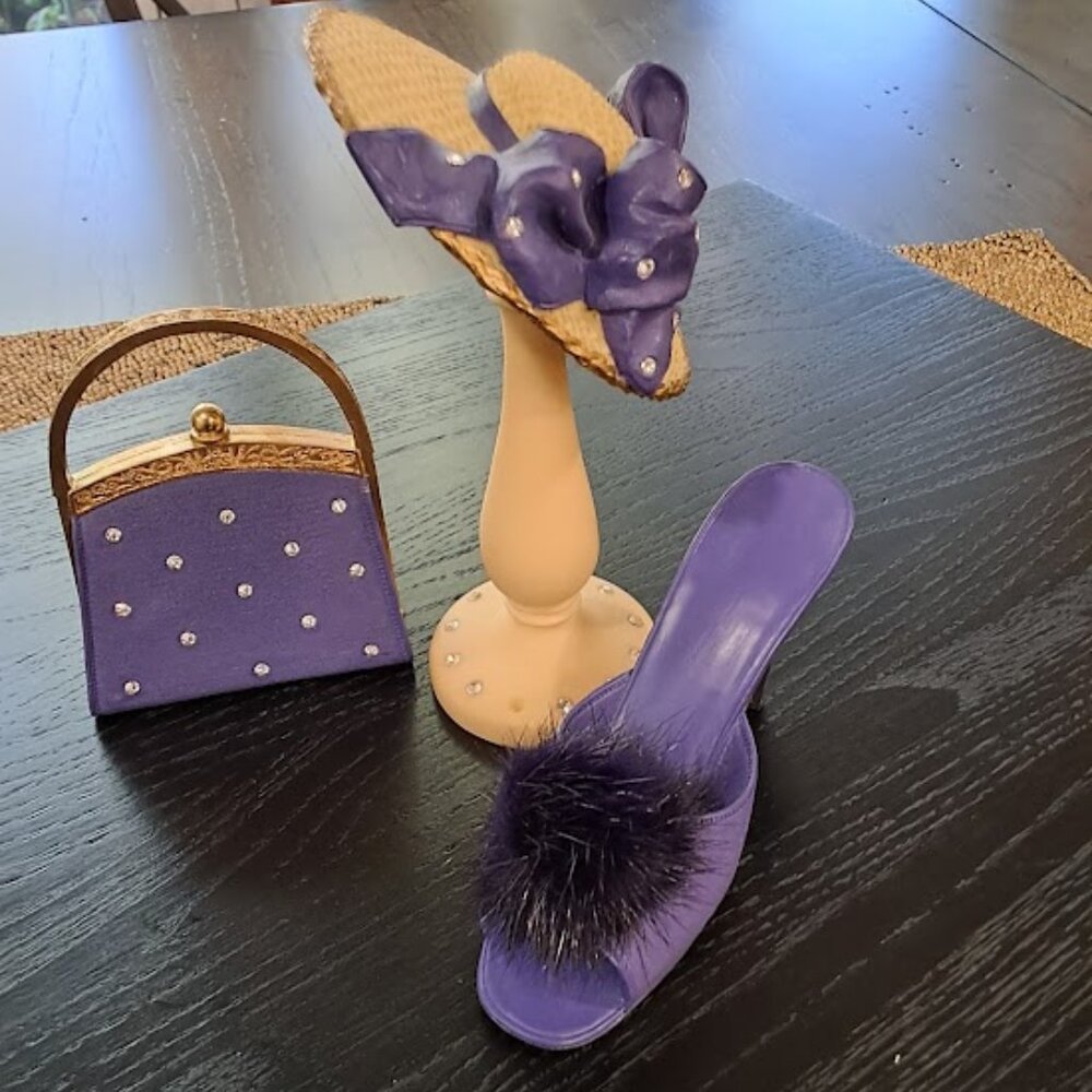 COLLECTIBLE Classic Couture, "Lady Cassandra " Set of 4 Hat w/Stand, Purse, Heel